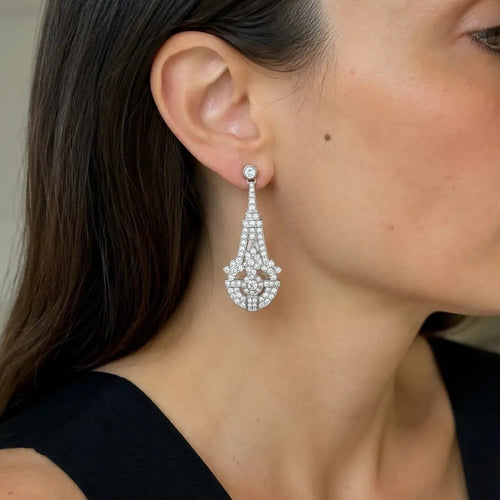 Boucles d'oreilles pendantes vintage en or blanc et diamants 58 Facettes OR174 P21