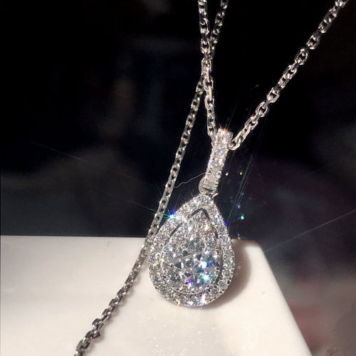 Collier cluster poire en or blanc 18K et diamants 58 Facettes GPD1330WG