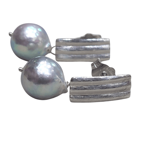 Boucles d'oreilles en or blanc 18k et perles Keshi 58 Facettes TA251