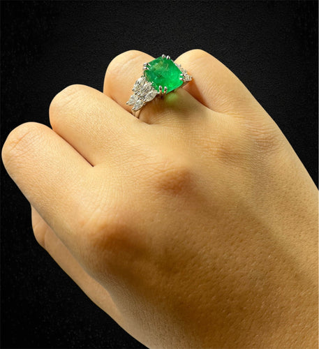 Bague Anello en or avec émeraude et diamants 58 Facettes