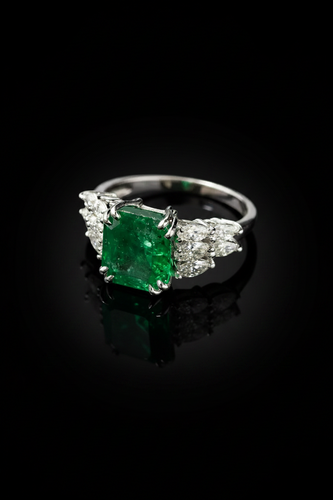 Bague Anello en or avec émeraude et diamants 58 Facettes