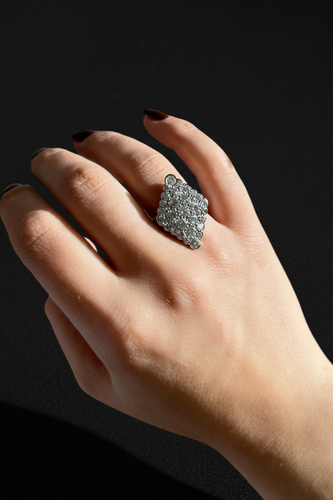 Bague Anello romboïdal aux diamants en or blanc 58 Facettes