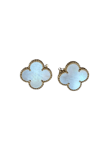 Van Cleef & Arpels Magic Alhambra - Boucles d'oreilles en or jaune et nacre 58 Facettes Orecchini