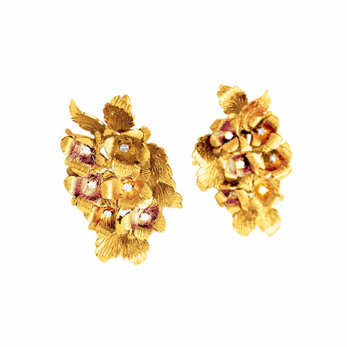 Boucles d'oreilles Boucles d'oreilles Fleurs en or jaune et diamants 58 Facettes 35774