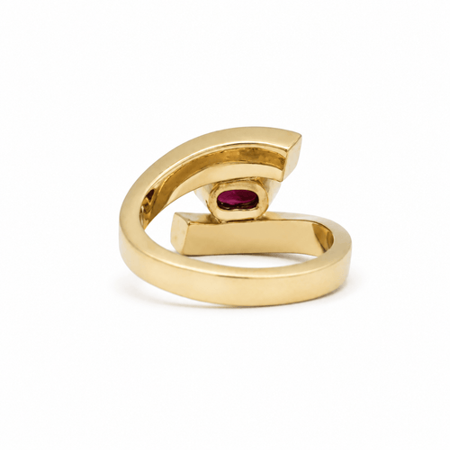 52 Bague vintage en or jaune, rubis et diamants 58 Facettes 6043/17