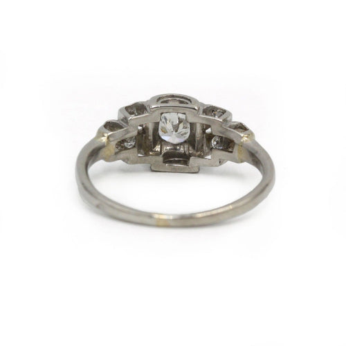 52 Art Déco - Bague en platine et diamants 58 Facettes 260173R