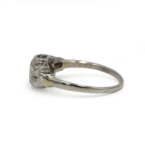 52 Art Déco - Bague en platine et diamants 58 Facettes 260173R