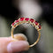 53 AITCHES - Bague sept rubis en or 18K 58 Facettes GBR1342RD