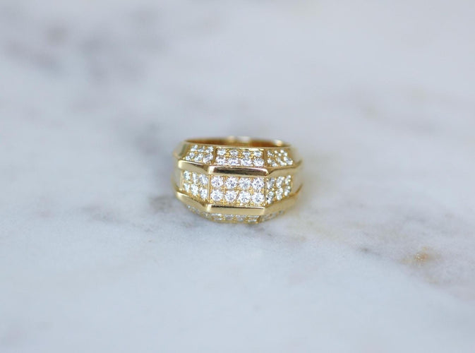 53 Bague jonc en or jaune et diamants 58 Facettes