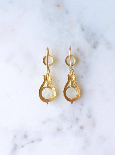 Boucles d'oreilles anciennes en or jaune et pierres de lune 58 Facettes