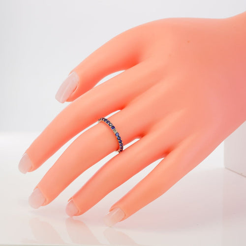 54 Bague en or blanc avec saphirs naturels et diamant 58 Facettes R009