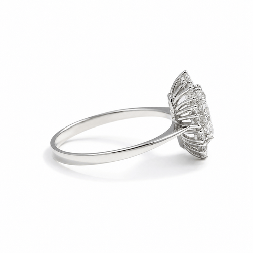 59 Bague en or blanc et diamants 58 Facettes 1.0000692/1