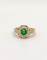 Bague 53 Bague en or jaune 18K, émeraude et diamants 58 Facettes 245
