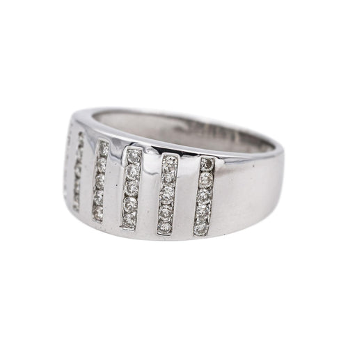 53 Bague en or blanc et diamants 58 Facettes 5538424RV