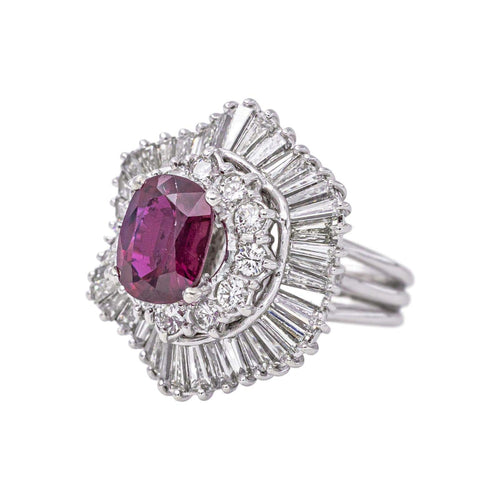 48 Bague Pompadour en platine, rubis et diamants 58 Facettes 5768566CN
