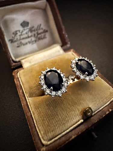 Boucles d'oreilles en or blanc avec saphirs et diamants 58 Facettes Ref ore110