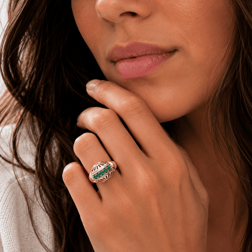 48 Bague Tank en or rosé, platine et émeraudes 58 Facettes 1.0000137/1