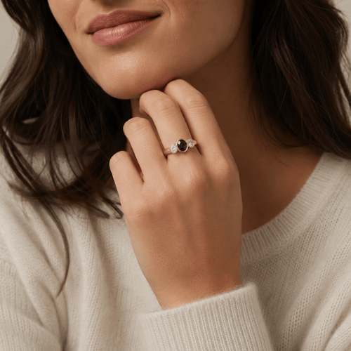 52 Bague en or jaune avec saphir et diamants 58 Facettes 1.0001091/1