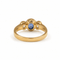 52 Bague en or jaune avec saphir et diamants 58 Facettes 1.0001091/1