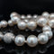 Collier Collier de perles blanches australiennes et diamants en or jaune 58 Facettes