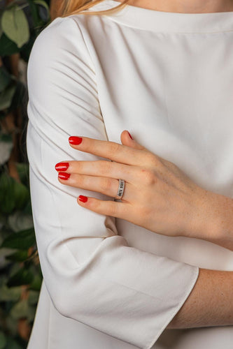 53 Bague bandeau en or blanc et diamants 58 Facettes 5762207CN