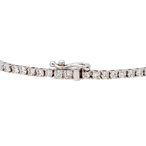 Bracelet ligne en or blanc et diamants 58 Facettes 5990507RV