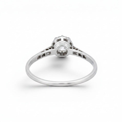 59 Bague solitaire Art déco en platine et diamants 58 Facettes RI-1070