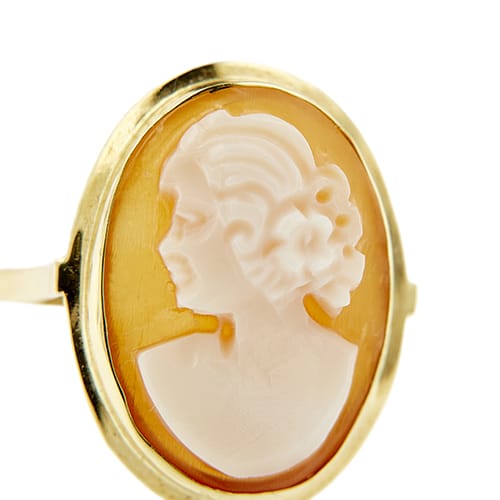 59 Bague camée ovale en or jaune 18 ct 58 Facettes 31723