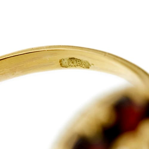 55 Bague en or jaune avec grenats 58 Facettes 36057