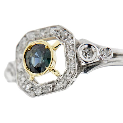 60 Bague Art déco en platine, or jaune, saphir et diamants 58 Facettes 39610