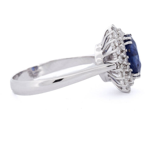 56 Bague en or blanc 18 kt avec saphir et diamants 58 Facettes AN537 (00119)