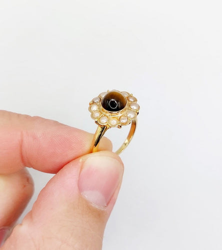 Bague 50 Bague marguerite vintage en or 18k, quartz œil de tigre et perles 58 Facettes A07563