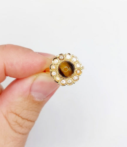 Bague 50 Bague marguerite vintage en or 18k, quartz œil de tigre et perles 58 Facettes A07563