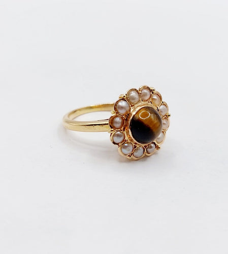 Bague 50 Bague marguerite vintage en or 18k, quartz œil de tigre et perles 58 Facettes A07563