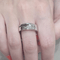 57 Bague en or blanc 18k, diamants et diamants noirs 58 Facettes S404