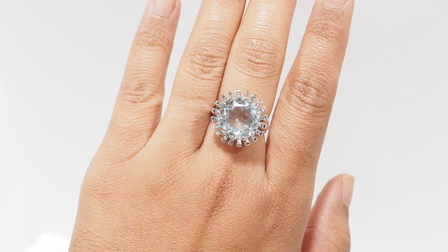 58 Bague vintage en or blanc et aigue-marine 58 Facettes 32325
