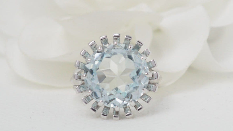 58 Bague vintage en or blanc et aigue-marine 58 Facettes 32325