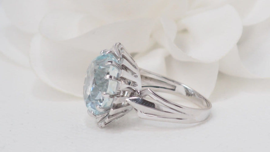 58 Bague vintage en or blanc et aigue-marine 58 Facettes 32325