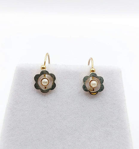 Dormeuses fleurs anciennes en or blanc et jaune 18k et perle 58 Facettes A07578