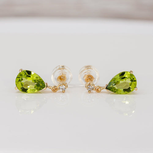 Parure boucles d'oreilles et pendentif en or jaune, péridots et diamants 58 Facettes S001