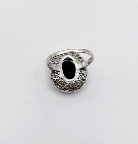 50 Bague pompadour Art déco en or blanc, saphir et diamants 58 Facettes A07580