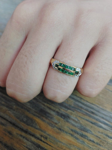 Bague 51 Bague en or jaune, diamants et émeraudes 58 Facettes 1794846