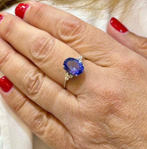 61 Solitaire - Bague en or blanc, tanzanite et diamants 58 Facettes Obt