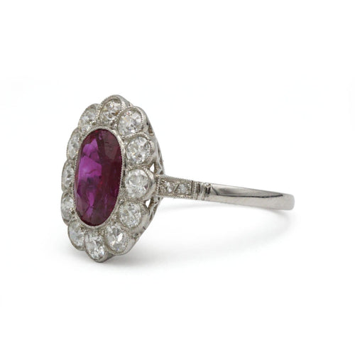 54 Bague pompadour en platine 950, rubis birman non chauffé et diamants 58 Facettes SA020