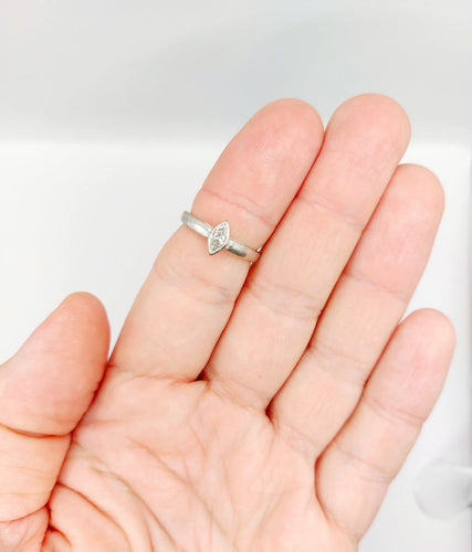 52.5 Bague solitaire en or blanc et diamant taille marquise 58 Facettes A07558