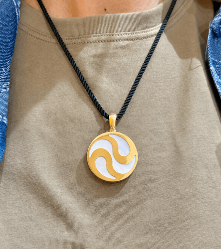 BVLGARI Yang - Pendentif tournant en or jaune 18 carats 58 Facettes Bb