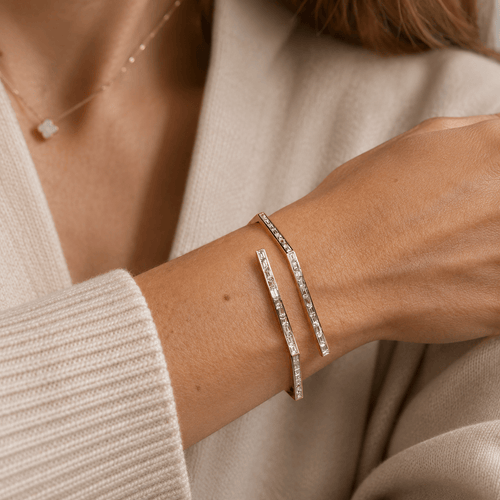 Bracelet jonc en or rosé et diamants baguette 58 Facettes 1.0001604/3
