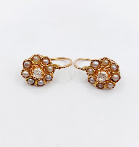 Dormeuses marguerite antiques en or rose 18k, diamants et perles 58 Facettes A07489