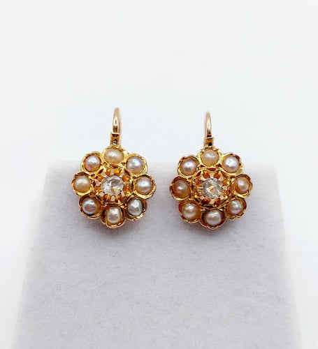 Dormeuses marguerite antiques en or rose 18k, diamants et perles 58 Facettes A07489