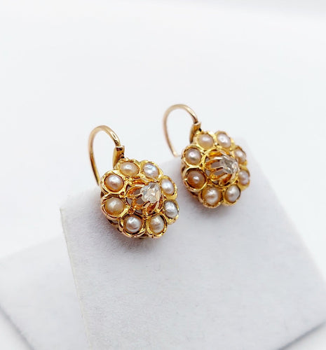 Dormeuses marguerite antiques en or rose 18k, diamants et perles 58 Facettes A07489